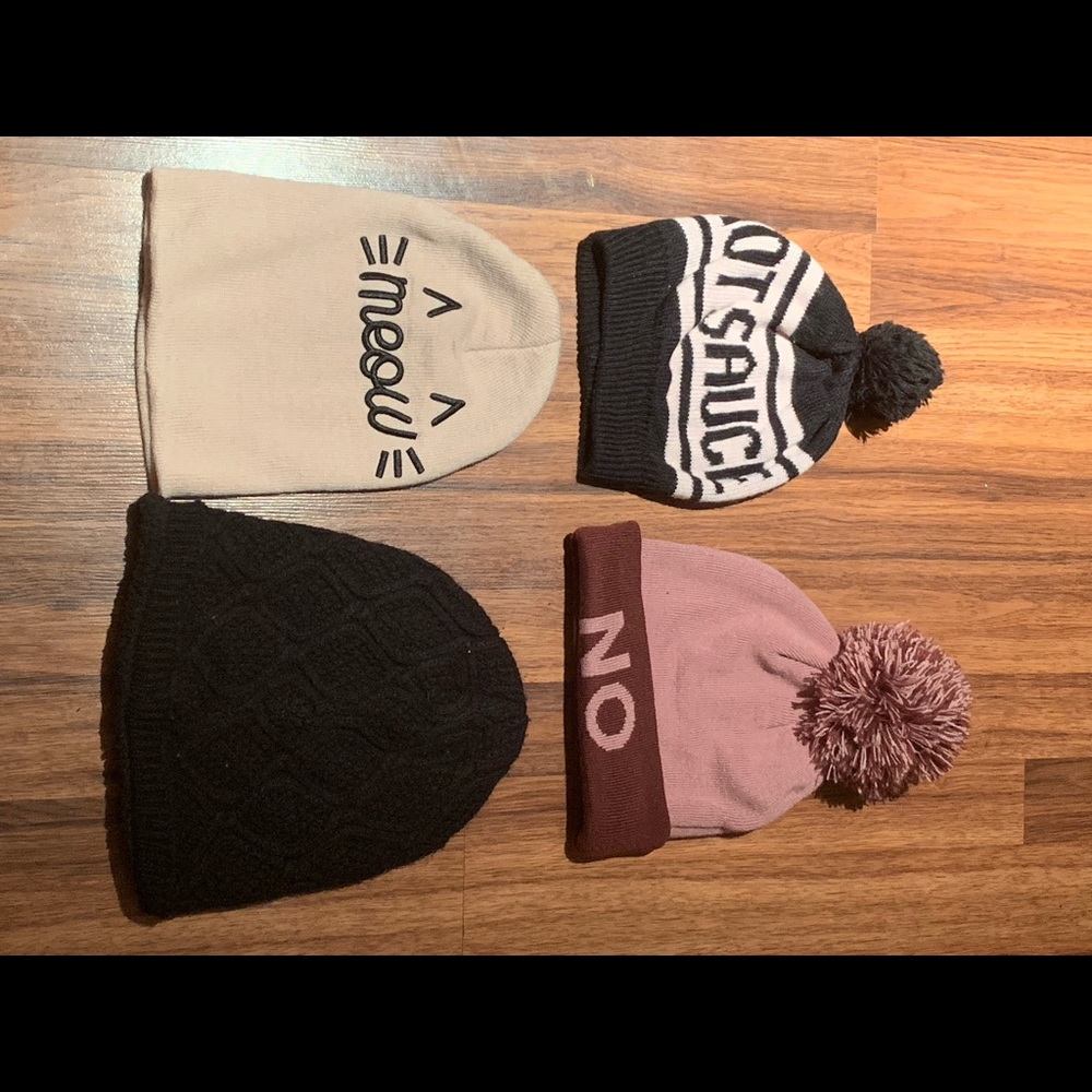 4 winter hats *Don’t accept checks*